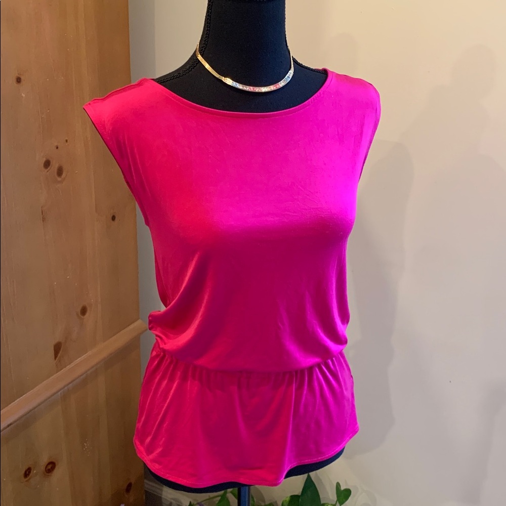 Vintage Express • EUC Bright Pink Cap-Sleeve Blouse